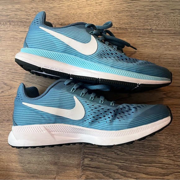 3 pairs of Women’s Nike Shoes - Picture 14 of 16